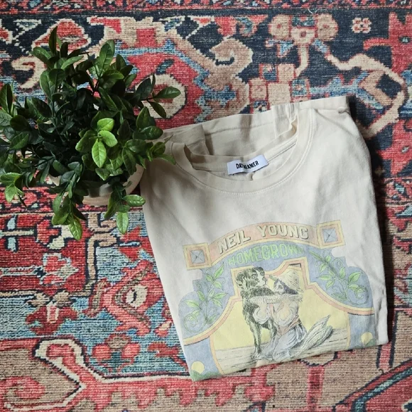 Daydreamer LA Neil Young Graphic Tee - Picture 7 of 7